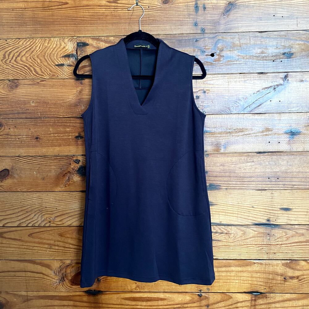 Ross & Freckle Sleeve;ess V-Neck Mini Shift Dress in Navy size Medium